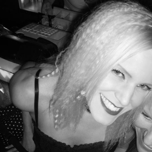 Meet your Posher, Kristy - Picture 2 of 4